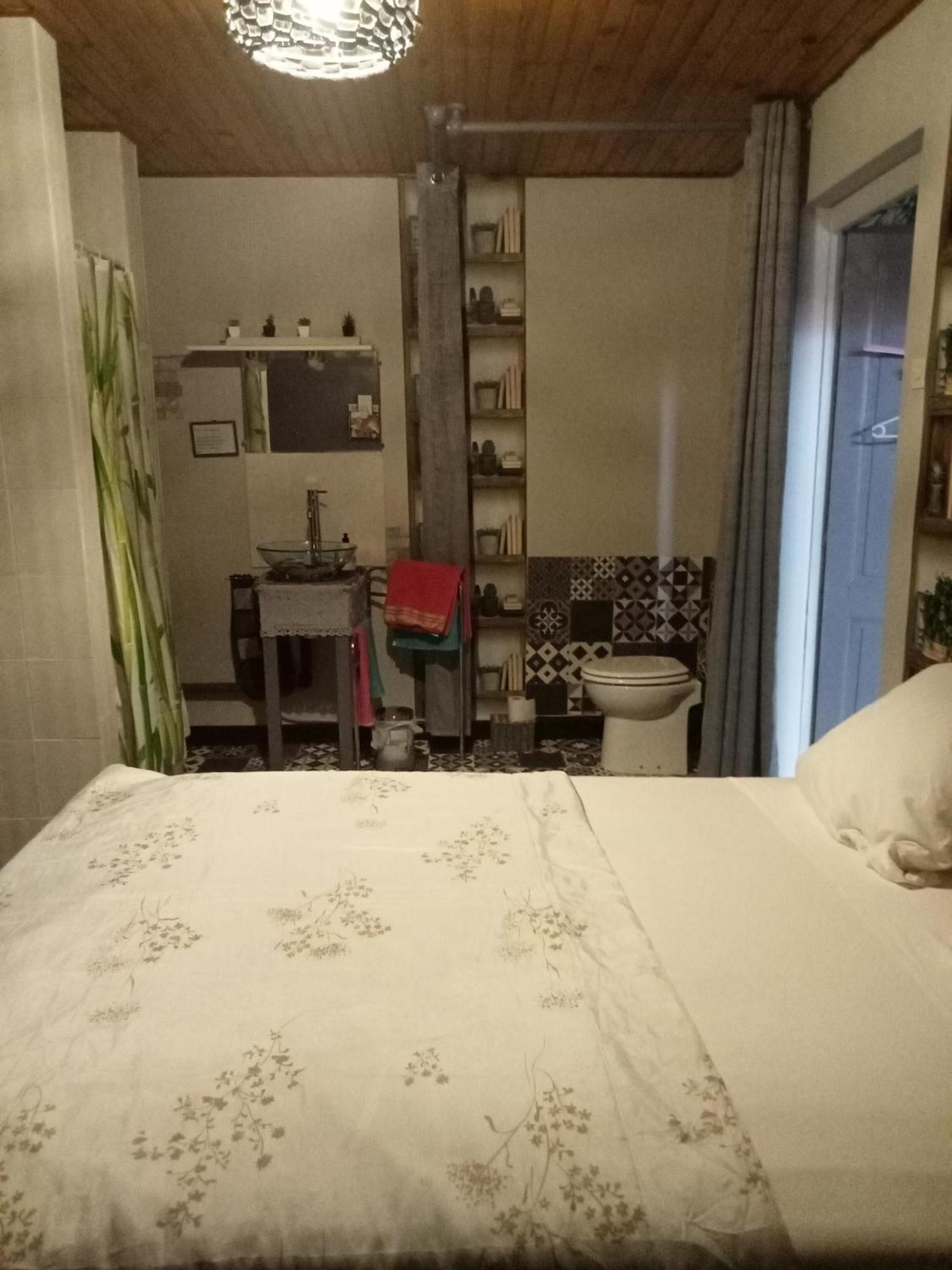 Le Repaire Des Ecureuils Bed and Breakfast Bourg-Argental Εξωτερικό φωτογραφία